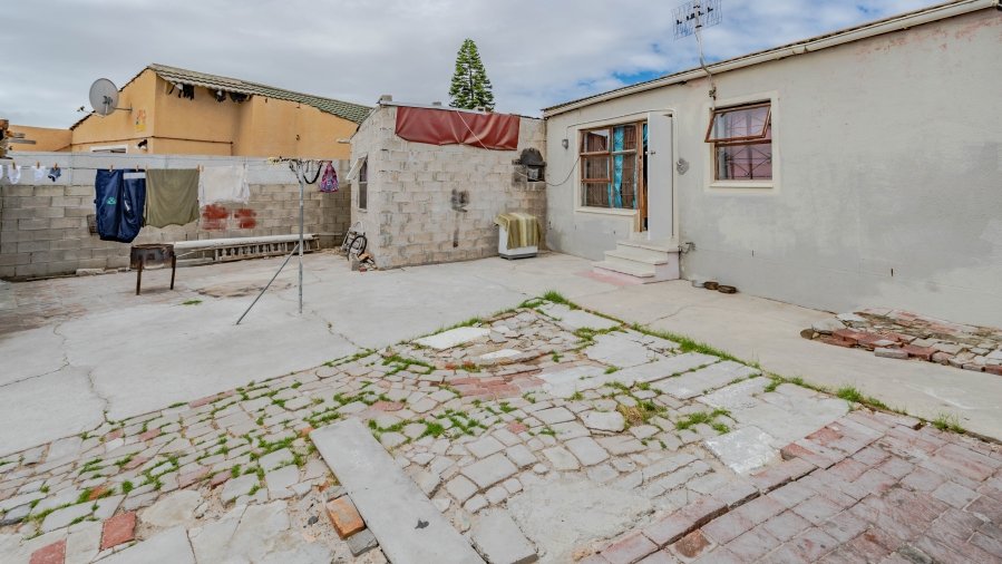 2 Bedroom Property for Sale in Hillcrest Heights Western Cape